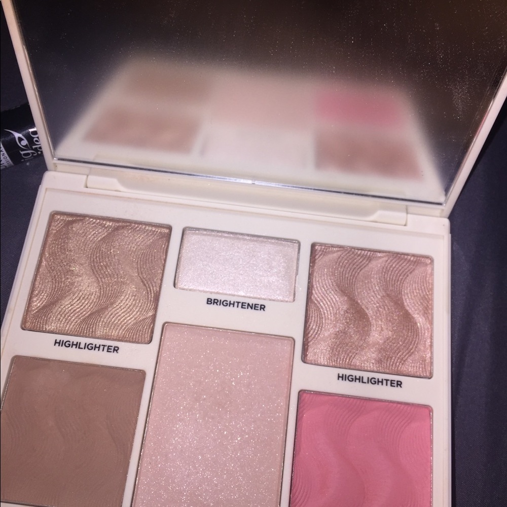 Makeup bundle - Picture 4 of 6